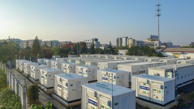 光伏儲能電站的電能存多久，10kw光伏電站配多大儲能