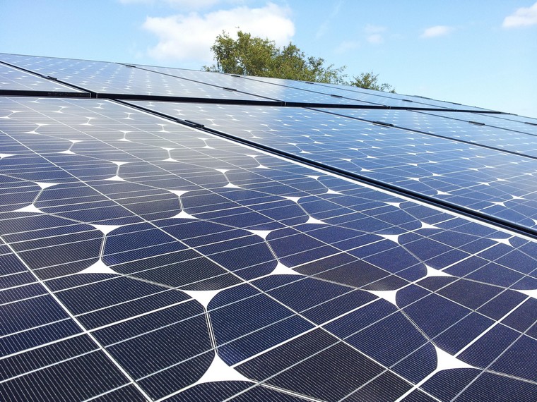 光伏膠膜和eva的區(qū)別，光伏膠膜eva和poe區(qū)別