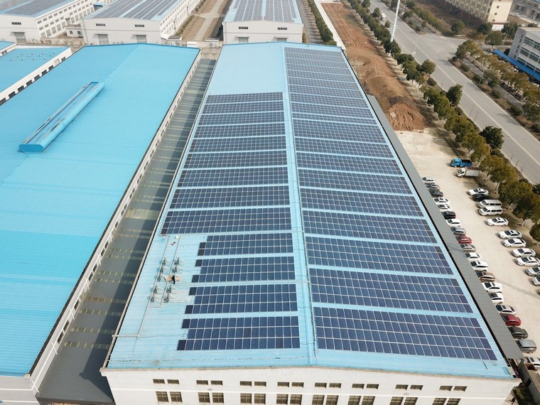 太陽能板的工作原理是怎樣的，太陽能發(fā)電板是什么原理