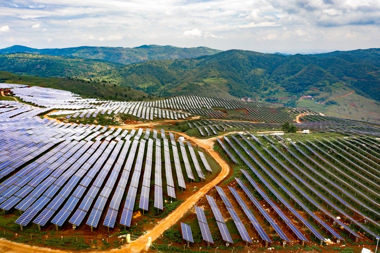 光伏成本造價(jià)標(biāo)準(zhǔn)，光伏100萬兆瓦造價(jià)，一百畝光伏造價(jià)