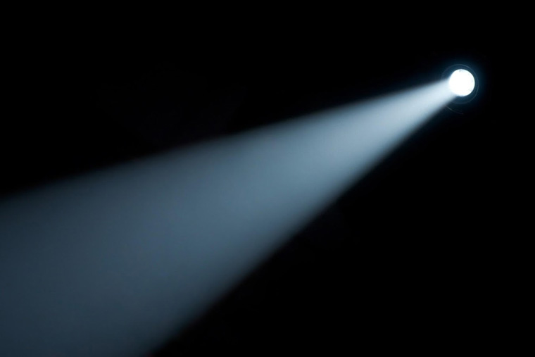 光的衰減是盡頭嗎，光子衰減定律