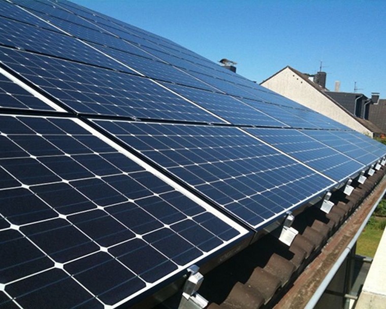 分布式屋頂光伏在安裝時(shí)應(yīng)該注意哪些方面？屋頂光伏的安裝方面？